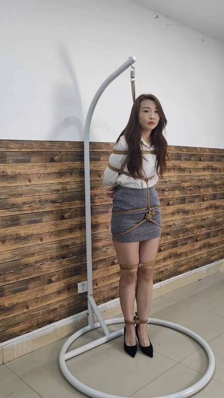 124010mfa4w498z004wuoi.jpg